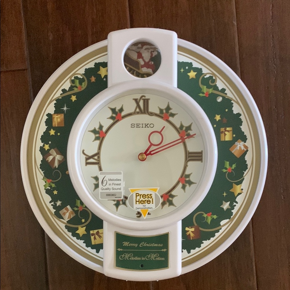 Seiko Green and White Christmas Wall Clock